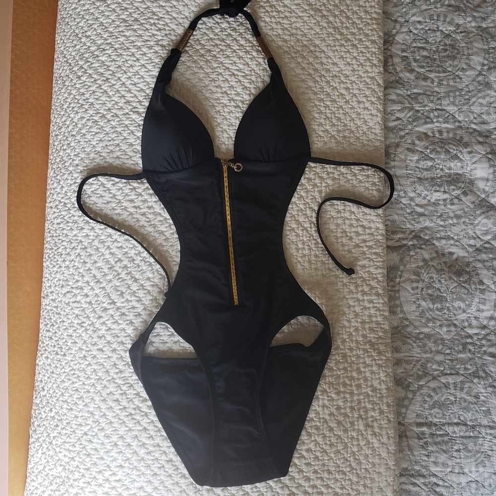 cut out one piece bathingsuit